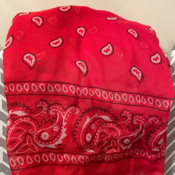 Ardene infinity scarf o/s - red print - Picture 3 of 5